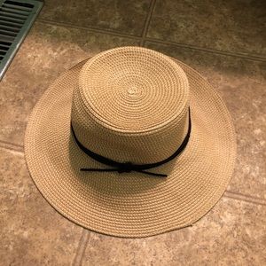 Brand new Aritzia straw hat